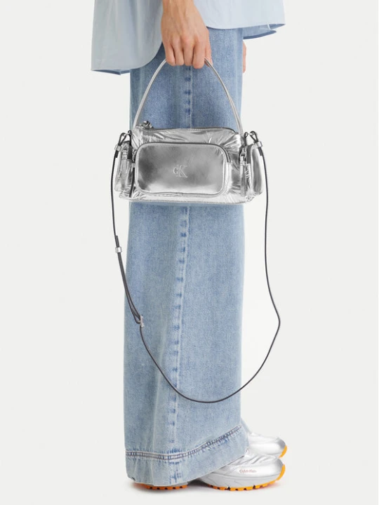 Zdjęcie produktu Torebka Calvin Klein Pocket Silver Nylon Small Bag LV04F3443G Srebrny