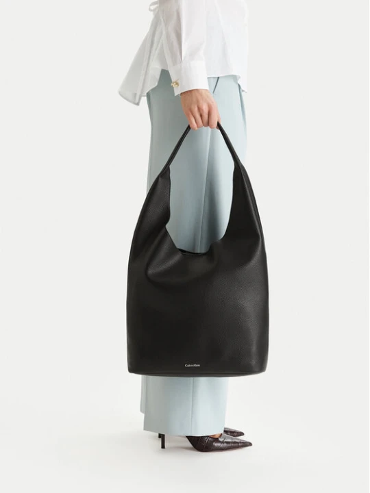 Zdjęcie produktu Torebka Calvin Klein Slouchy Pebble Medium Bag LV04F3596G Czarny