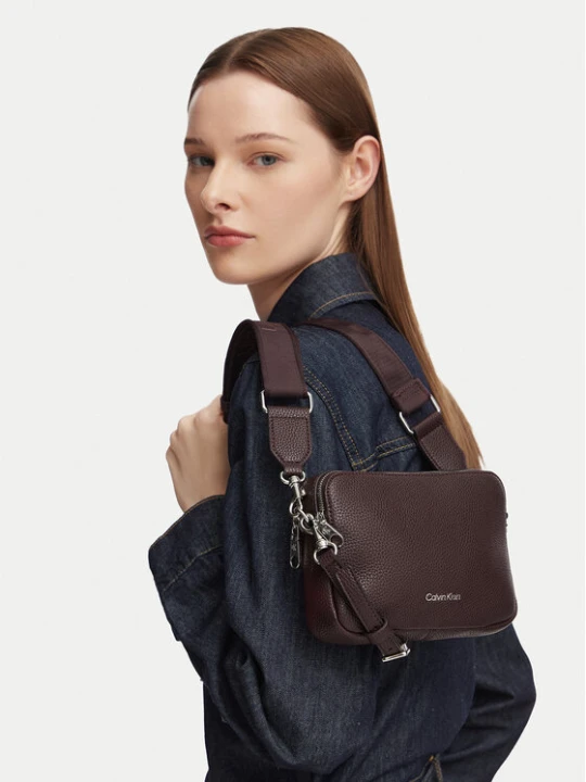 Zdjęcie produktu Torebka Calvin Klein Webbing 2X Strap Camera Bag LV04F3656G Brązowy