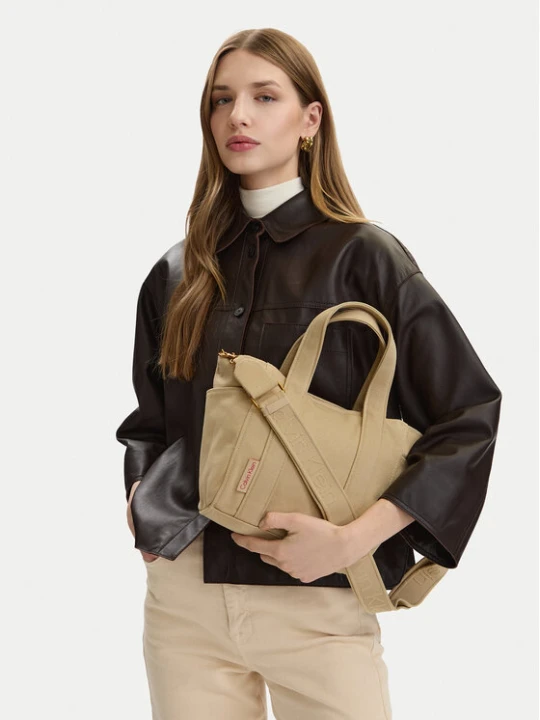 Zdjęcie produktu Torebka Calvin Klein Webbing Strap Canvas Small Tote LV04F3384G Beżowy