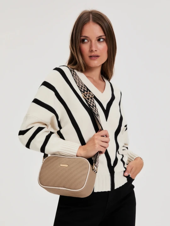 Zdjęcie produktu Torebka crossbody z ozdobnym paskiem beżowa Moodo