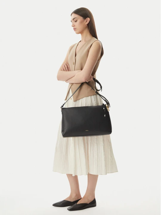 Zdjęcie produktu Torebka Furla Debby M WB02006 BX3353 CN O6000 Czarny