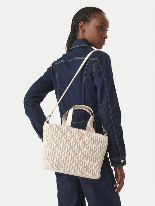 Zdjęcie produktu Torebka Guess J6BZ24 W4034 Złoty