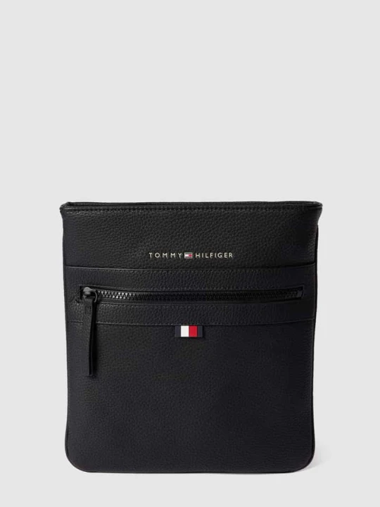 Zdjęcie produktu Torebka na długim pasku z nadrukiem z logo Tommy Hilfiger Czarny