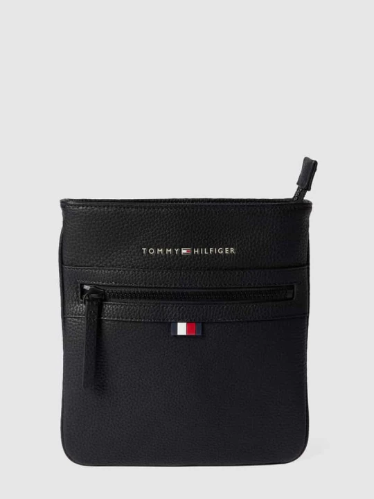 Zdjęcie produktu Torebka na długim pasku z nadrukiem z logo Tommy Hilfiger Czarny