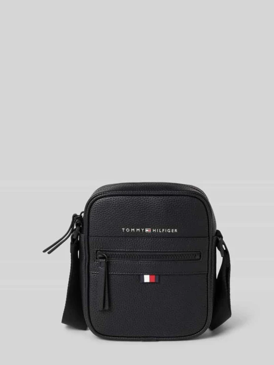 Zdjęcie produktu Torebka na długim pasku z nadrukiem z logo Tommy Hilfiger Czarny