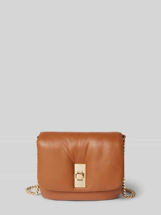 Zdjęcie produktu Torebka na długim pasku ze skóry owczej nappa z detalem z logo Tommy Hilfiger Camel