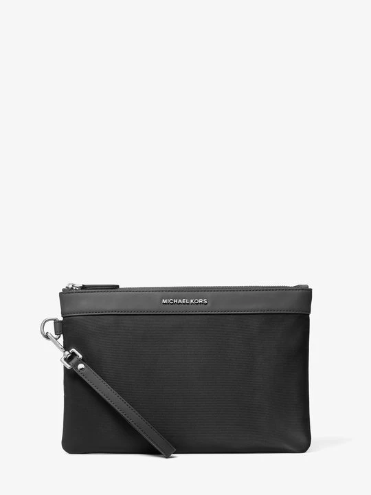 Zdjęcie produktu Torebka podróżna Brooklyn z nylonu Michael Kors CZARNY (Czarny)