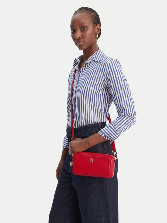 Zdjęcie produktu Torebka Tommy Hilfiger Th Daily Camera Bag AW0AW18377 Czerwony