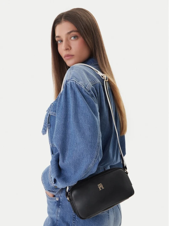 Zdjęcie produktu Torebka Tommy Hilfiger Th Essential Camera Bag AW0AW18370 Czarny