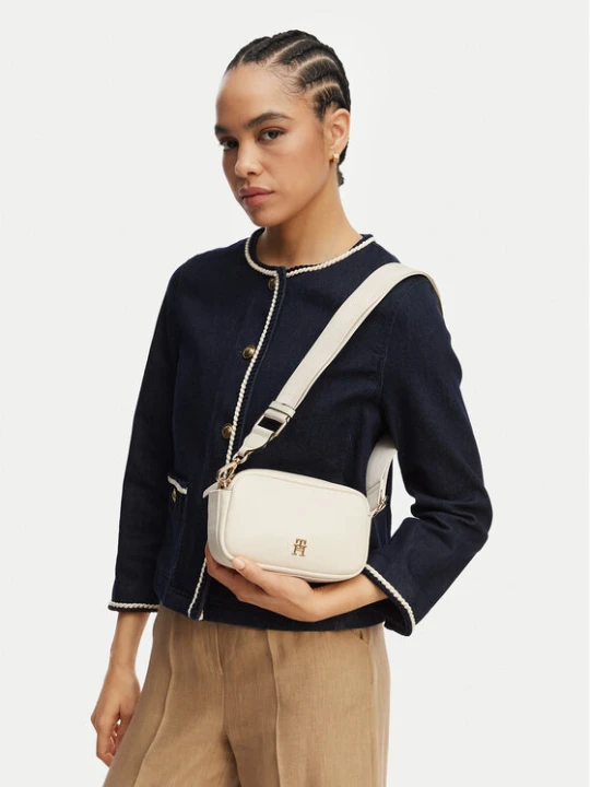 Zdjęcie produktu Torebka Tommy Hilfiger Th Logotape Camera Bag AW0AW18741 Biały