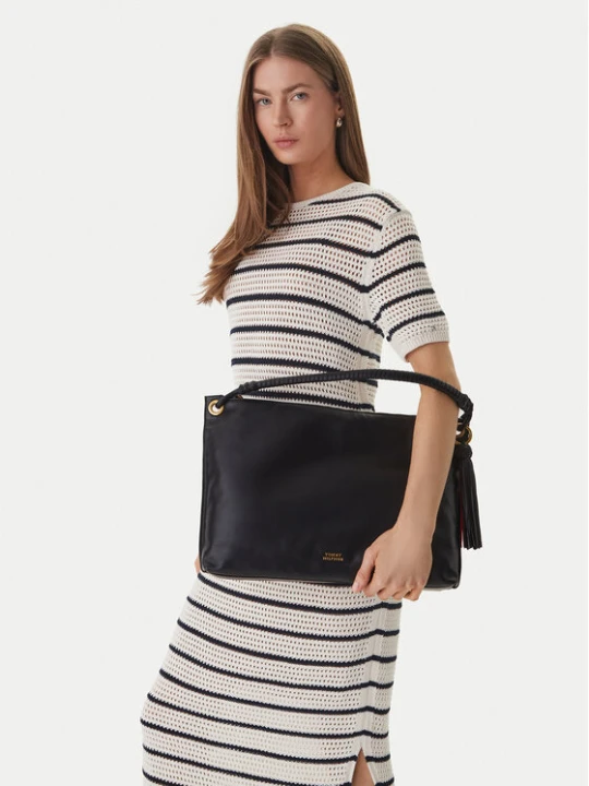 Zdjęcie produktu Torebka Tommy Hilfiger Th Statement Leather Bag AW0AW18621 Czarny
