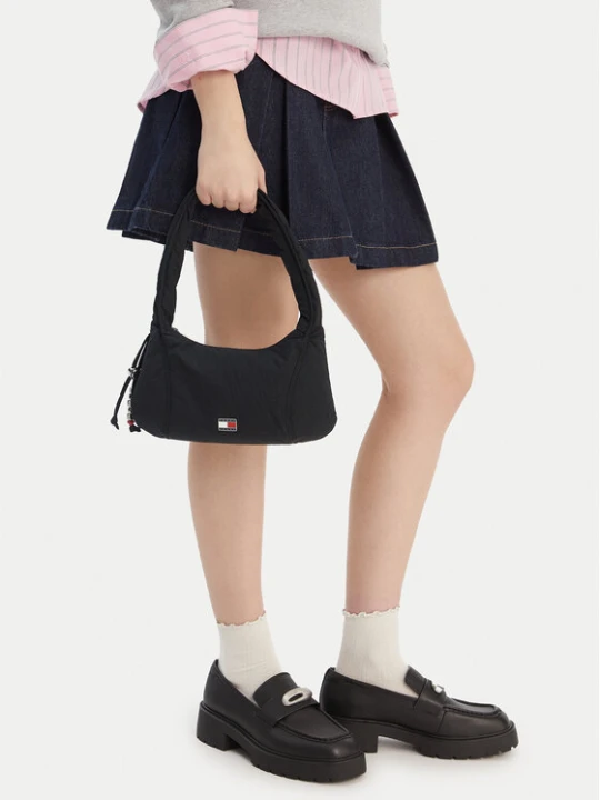 Zdjęcie produktu Torebka Tommy Jeans Tjw Casual Shoulder Bag AW0AW18068 Czarny