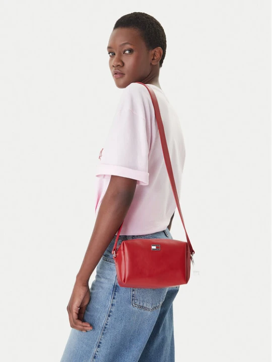 Zdjęcie produktu Torebka Tommy Jeans Tjw City Charm Camera Bag AW0AW18456 Czerwony