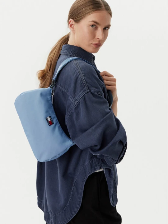 Zdjęcie produktu Torebka Tommy Jeans Tjw Ess Daily Shoulder Bag AW0AW18768 Niebieski jasny