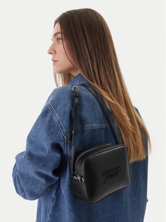 Zdjęcie produktu Torebka Tommy Jeans Tjw Must Camera Bag AW0AW18451 Czarny