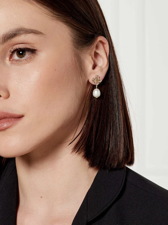 Zdjęcie produktu TORY BURCH Kolczyki Kira Clover Pearl Drop złoty