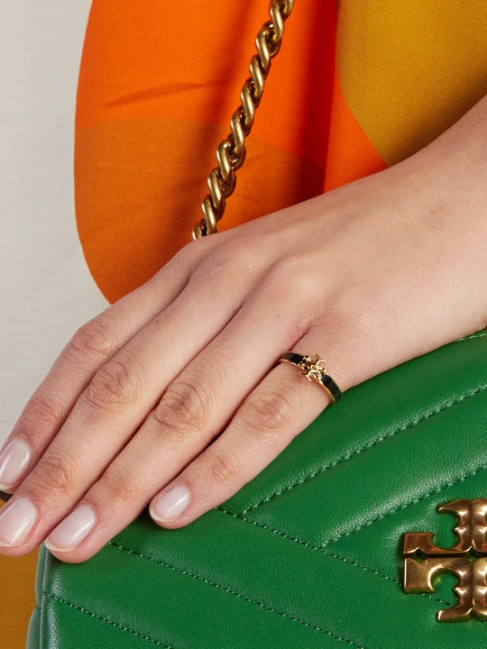 Zdjęcie produktu TORY BURCH Pierścionek Kira Enamel złoty
