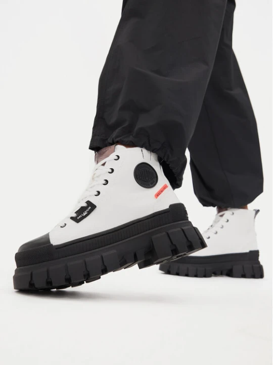 Zdjęcie produktu Trapery Palladium Revolt Hi Tx 97242-116-M Biały