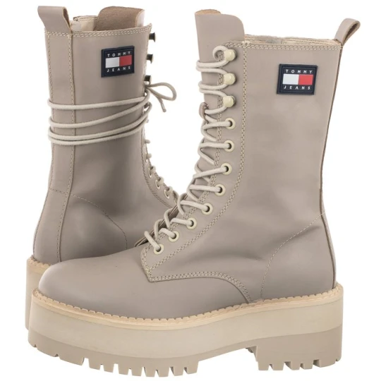 Zdjęcie produktu Trapery Tommy Jeans Flatform Padded Boot EN0EN01954 PKF Crushed Pebble (TH636-a) Tommy Hilfiger