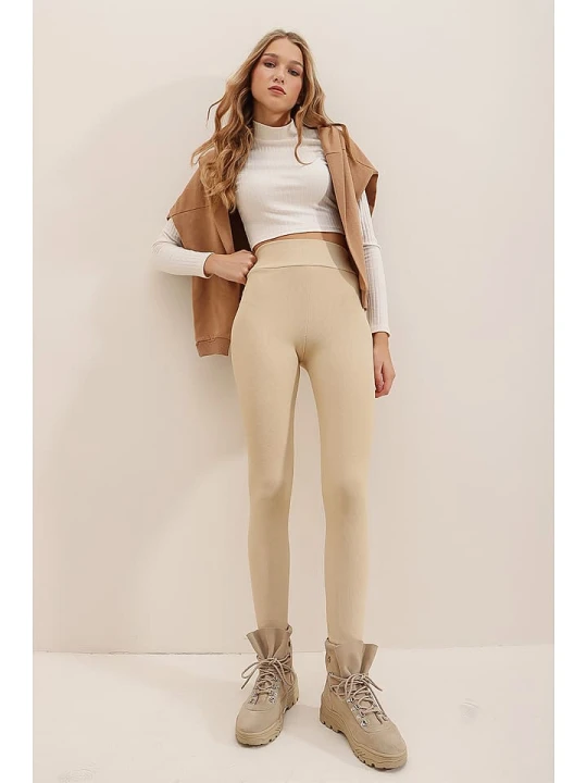 Zdjęcie produktu Trend Alaçatı Stili Legginsy w kolorze beżowym rozmiar: L