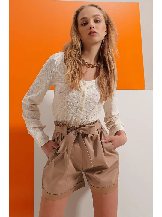 Zdjęcie produktu Trend Alacati Szorty chino w kolorze beżowym rozmiar: S