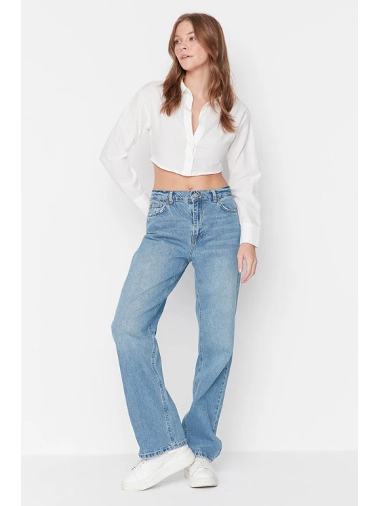 Zdjęcie produktu trendyol Dżinsy - Comfort fit - w kolorze błękitnym rozmiar: 36
