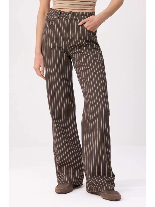 Zdjęcie produktu trendyol Dżinsy - Comfort fit - w kolorze brązowym rozmiar: 36