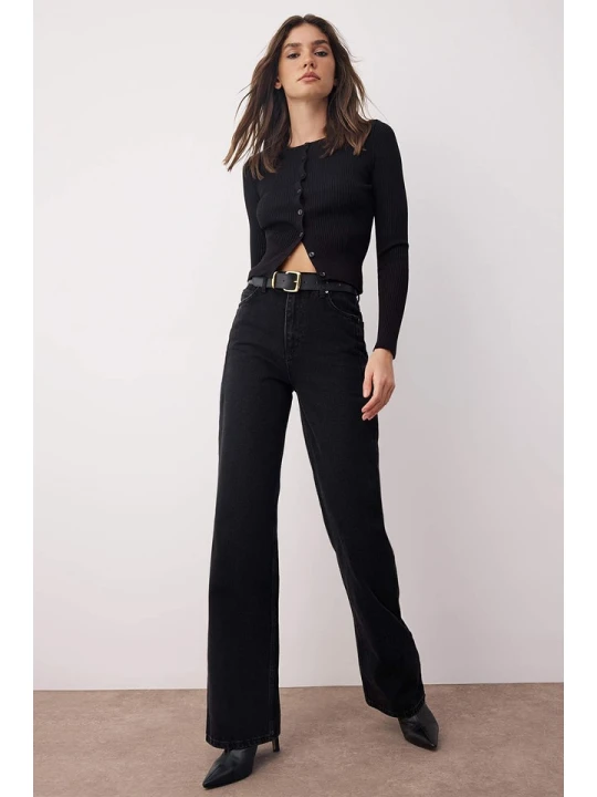 Zdjęcie produktu trendyol Dżinsy - Comfort fit - w kolorze czarnym rozmiar: 34
