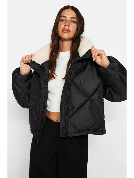 Zdjęcie produktu trendyol Kurtka zimowa w kolorze czarnym rozmiar: M / L