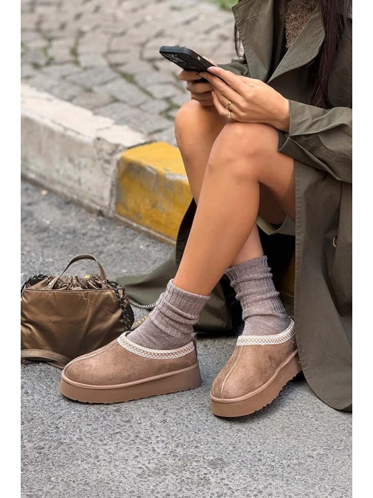 Zdjęcie produktu trendyol Skórzane slippersy w kolorze brązowym rozmiar: 36
