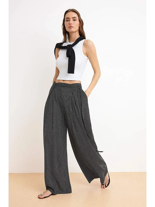 Zdjęcie produktu trendyol Spodnie - Loose fit - w kolorze czarno-białym rozmiar: 38