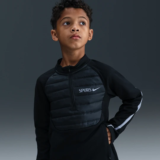 Zdjęcie produktu Treningowa bluza piłkarska dla dużych dzieci Nike Therma-FIT Tottenham Hotspur Academy Winter Warrior - Czerń