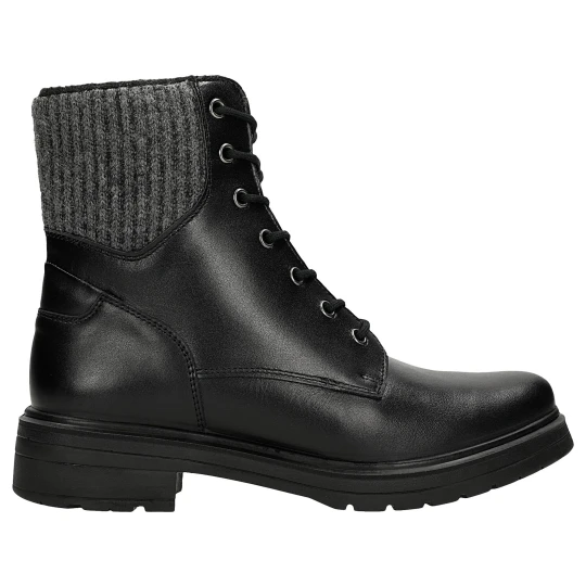 Zdjęcie produktu Czarne skórzane workery damskie z szara skarpeta 64159-81 Wojas
