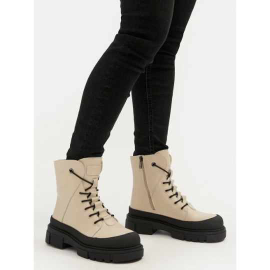 Zdjęcie produktu Trzewiki Lee Cooper LCJ-24-01-2979LA Biały