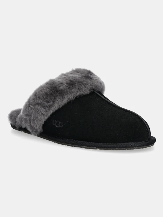 Zdjęcie produktu UGG - Kapcie zamszowe Scuffette II czarny