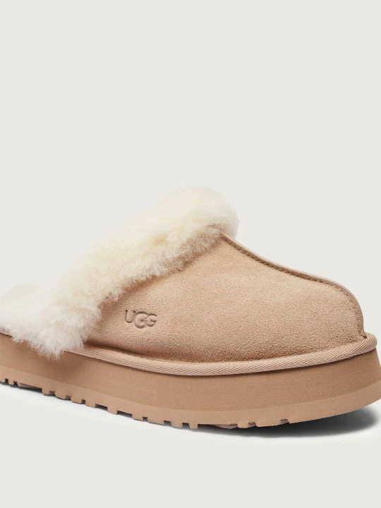 Zdjęcie produktu UGG Obuwie domowe DISQUETTE | shearling | zamsz piaskowy