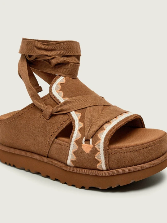 Zdjęcie produktu UGG Sandały W GOLDENSTAR HI ARTISTITCH | zamsz brązowy