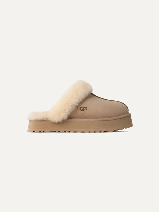 Zdjęcie produktu UGG Skórzane kapcie "Disquette" w kolorze beżowym rozmiar: 38