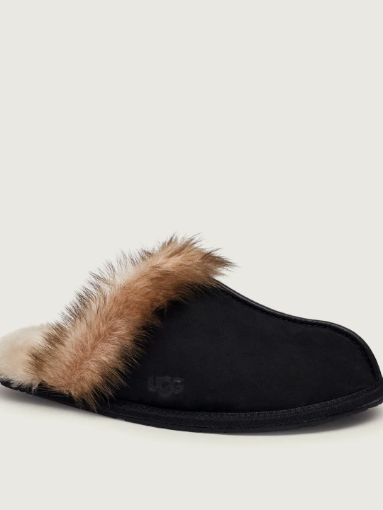 Zdjęcie produktu UGG Skórzane obuwie domowe Scuffette | shearling | z dodatkiem wełny czarny
