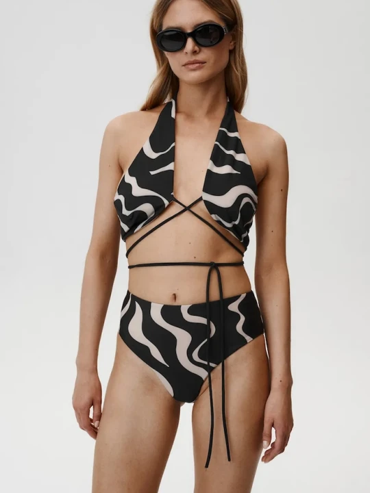 Zdjęcie produktu Undress Code biustonosz kąpielowy Lotus Bikini Top czarny