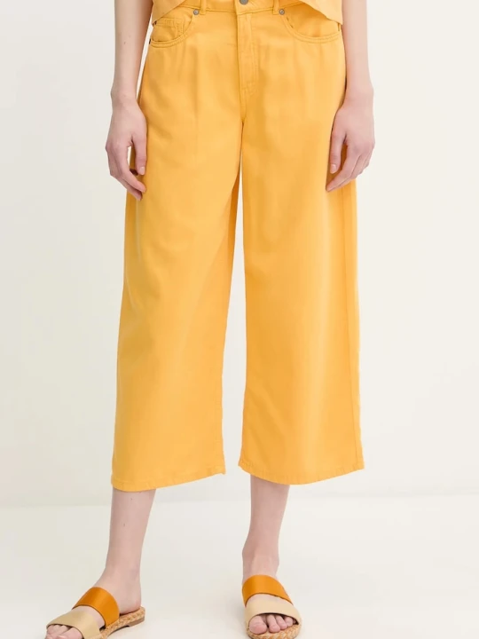 Zdjęcie produktu United Colors of Benetton spodnie żółty