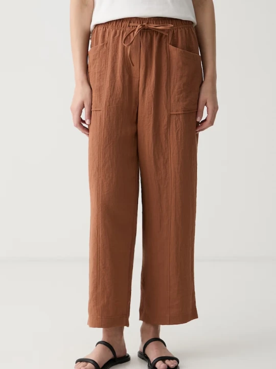 Zdjęcie produktu United Colors of Benetton spodnie straight damskie z wiskozą
