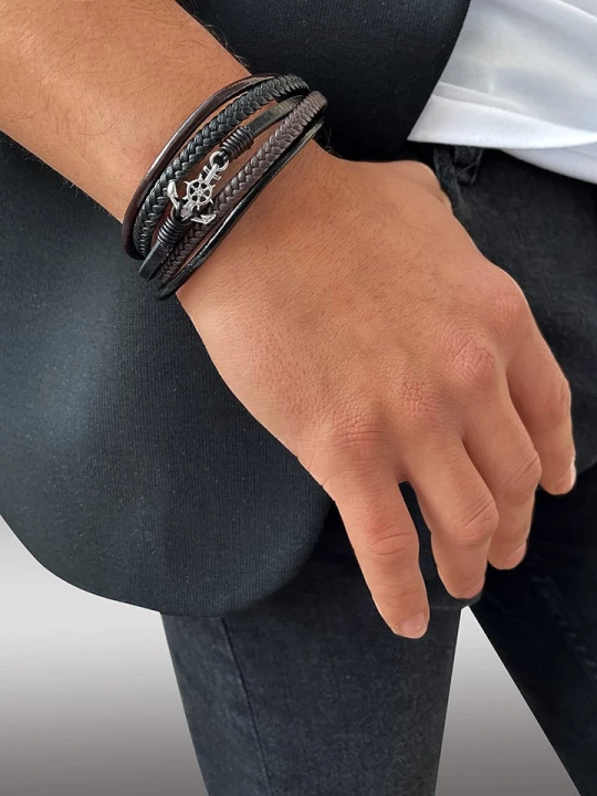 Zdjęcie produktu Uomo Skórzana bransoletka w kolorze czarno-brązowym rozmiar: onesize