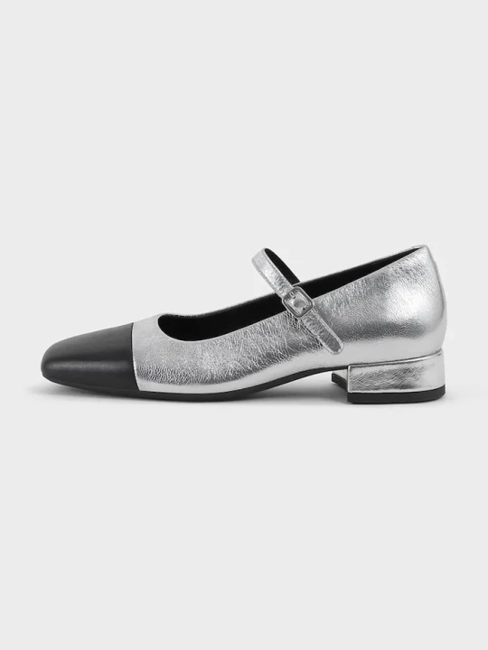 Zdjęcie produktu Vagabond Shoemakers czółenka skórzane DEBBI srebrny