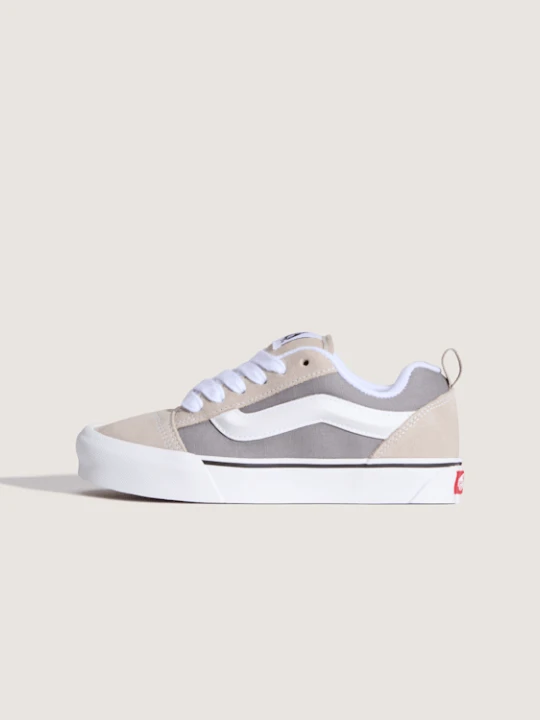 Zdjęcie produktu Vans - Buty młodzieżowe Knu Skool (8-14 lat)unisex, Szary