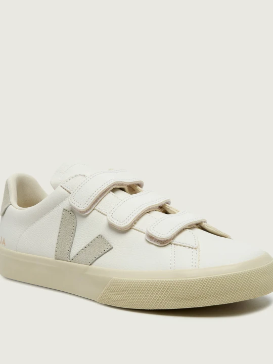 Zdjęcie produktu VEJA Skórzane sneakersy RECIFE | zamsz biały