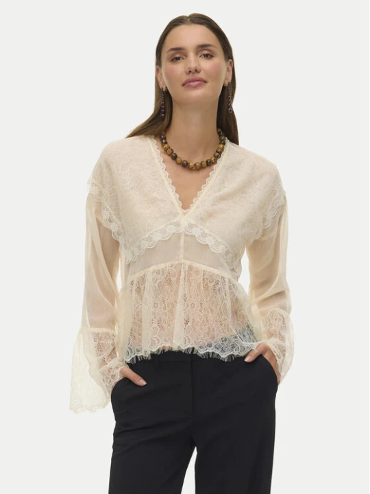 Zdjęcie produktu Vero Moda Bluzka Emilie 10347592 Écru Regular Fit Kremowy