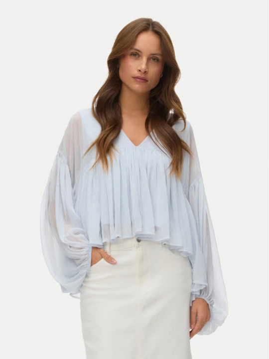 Zdjęcie produktu Vero Moda Bluzka Katie 10346404 Błękitny Regular Fit Niebieski jasny