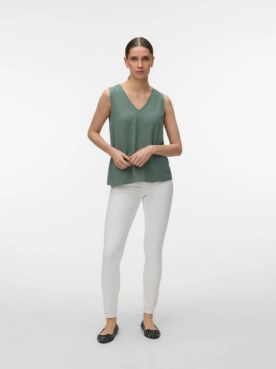 Zdjęcie produktu Vero Moda Dżinsy - Slim fit - w kolorze białym rozmiar: L/L30